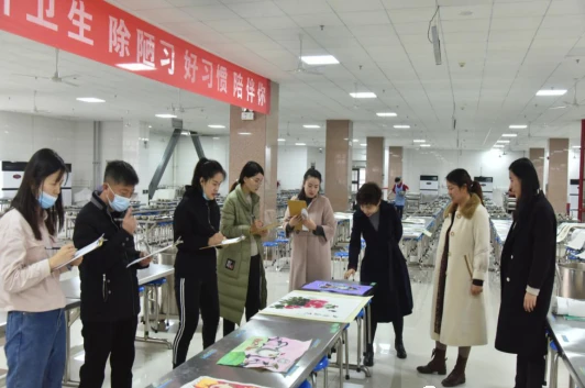 老年人打篮球时应如何进行适当的力量训练?_0